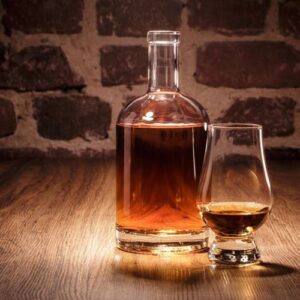 Din egen whiskyflaske hos Trolden Destilleri